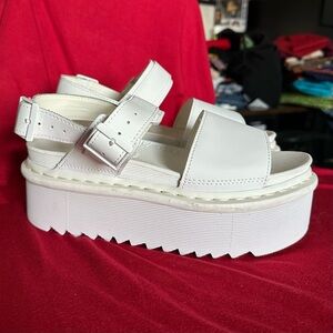 Dr. Martens Voss Quad White Platform Sandels